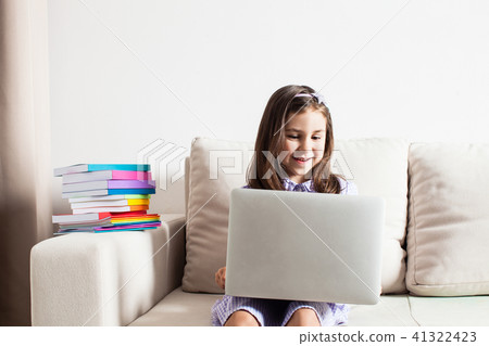 Smiling girl has an idea Smiling girl has an idea 41322423