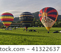 Three beautiful hot air balloons 41322637