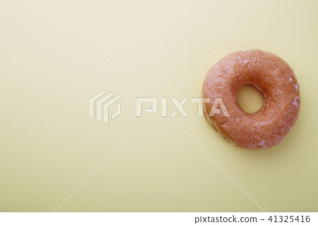 Top view glazed donut Top view glazed donut 41325416