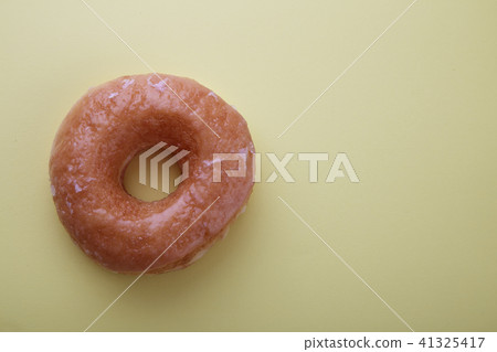 Top view glazed donut Top view glazed donut 41325417