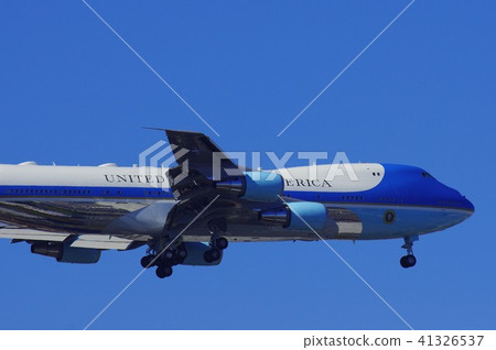 VC - 25 presidential plane (Air Force One) 41326537