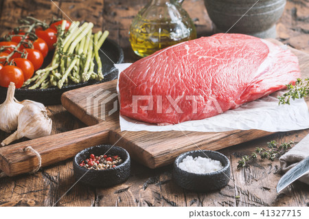 Raw beef meat 41327715