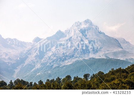 Amazing mountain landscape Amazing mountain landscape 41328233