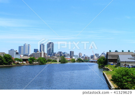 從Nakagawa運河大廈看的名古屋市都市風景名古屋車站大廈 41329629