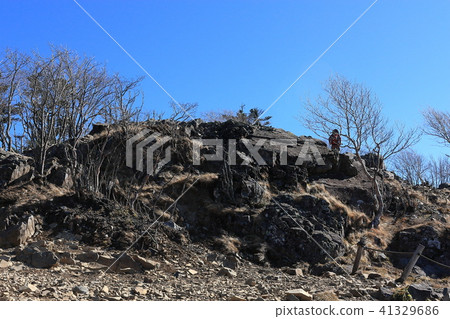 Near the thunderstone of the Bodhisattvance Near the thunderstone of the Bodhisattvance 41329686