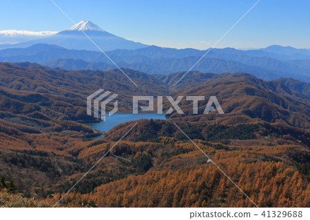 富士山在南側,從大菩薩的雷鳴聲附近 富士山在南側,從大菩薩的雷鳴聲附近 41329688