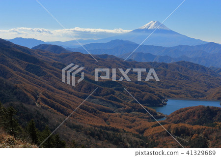 富士山在南側,從大菩薩的雷鳴聲附近 富士山在南側,從大菩薩的雷鳴聲附近 41329689