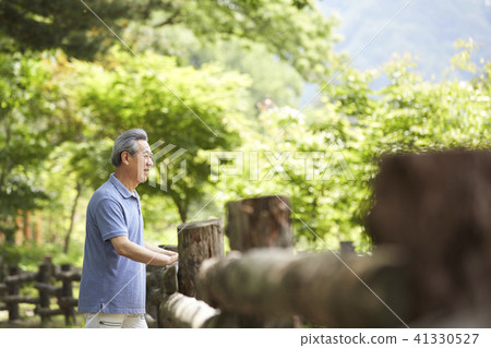 生活,退休,男人 生活,退休,男人 41330527