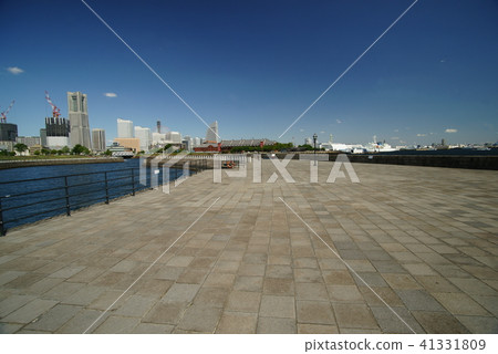 Yokohama "Elephant's nose breakwater" 41331809