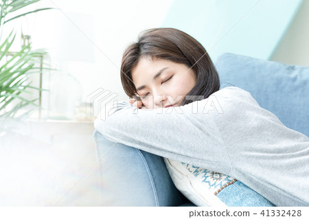 Life style woman to relax 41332428