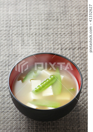 味噌湯配絲綢乳木果和豆腐32 味噌湯配絲綢乳木果和豆腐32 41332627