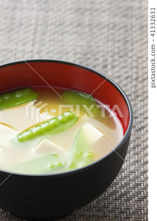 Miso soup with silk shea and tofu 4 41332631