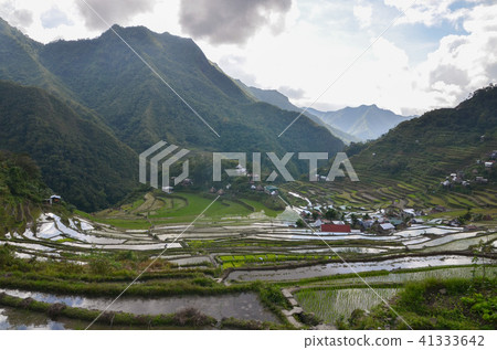 Batad Batad 41333642