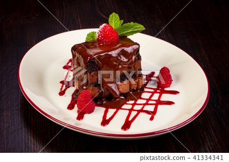 Chocolate cake with raspberry 41334341