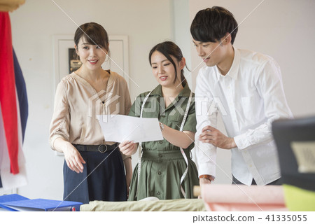 Male female designer Pataner apparel fashion designer smile design custom made 41335055