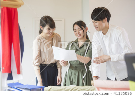 Male female designer Pataner apparel fashion designer smile design custom made 41335056