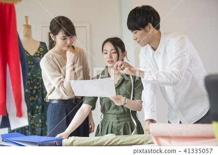 Male female designer Pataner apparel fashion designer smile design custom made 41335057