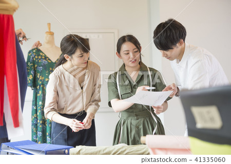 Male female designer Pataner apparel fashion designer smile design custom made 41335060