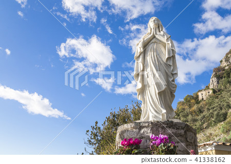 Malia雕像在阿馬爾菲海岸波西塔諾觀測所的 41338162