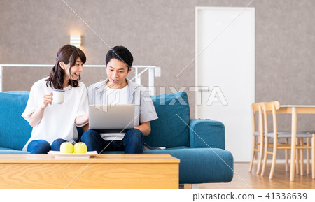 Young couple (PC) Young couple (PC) 41338639