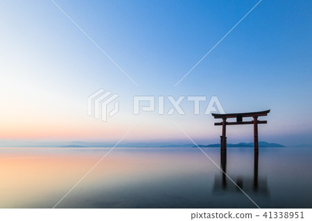 琵琶湖Shirahise神社黎明 琵琶湖Shirahise神社黎明 41338951