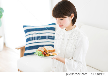 吃早餐的女人』 41338993