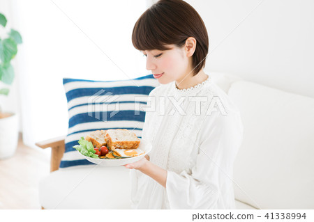 吃早餐的女人』 41338994