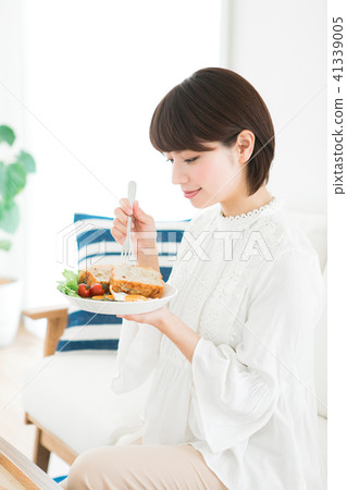 吃早餐的女人』 41339005