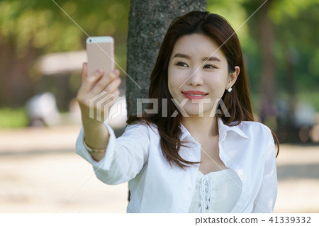 Taking a rest a sunny day  41339332