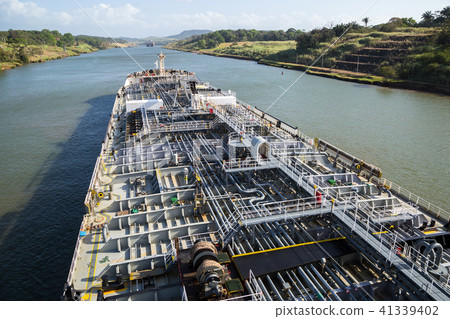 Oil tanker steaming through the Canal de Panama. Oil tanker steaming through the Canal de Panama. 41339402