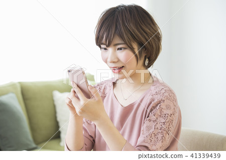 Young lady · Smartphone Young lady · Smartphone 41339439