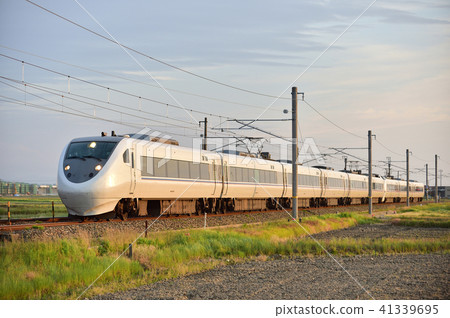 Hokuriku Main Line Mikawa-Kaga-gama JR West 681 Series 2000 Series N02 + N11 "Shirasagi" 41339695