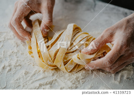 Chef making traditional italian homemade pasta 41339723