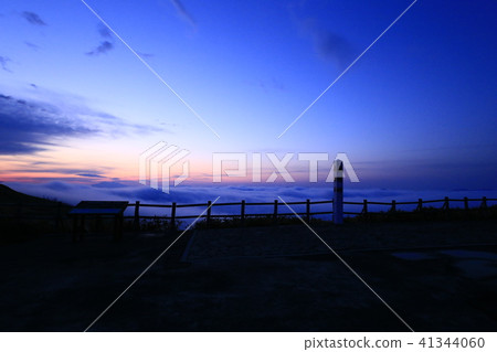 The sea of seas of Miotoro Pass The sea of seas of Miotoro Pass 41344060