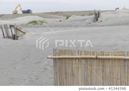 Embankment work on Nakadashima sand dune 41344398