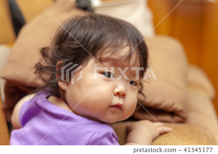 Baby standing up 41345177