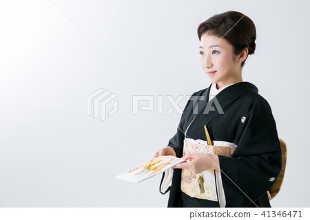 一個女人與黑袖子捐贈 41346471