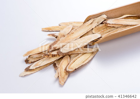 中國傳統中藥材 黃耆 黃芪 白色背景 留空 Astragalus chinese herbal 41346642