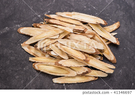中國傳統中藥材 黃耆 黃芪 石頭背景 留空 Astragalus chinese herbal 41346697