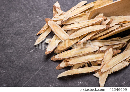 中國傳統中藥材 黃耆 黃芪 石頭背景 留空 Astragalus chinese herbal 41346699