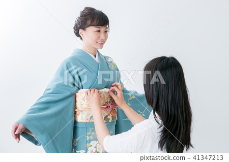 Women wearing (fried) 41347213