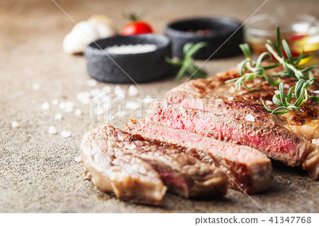 Medium rare grilled steak Medium rare grilled steak 41347768