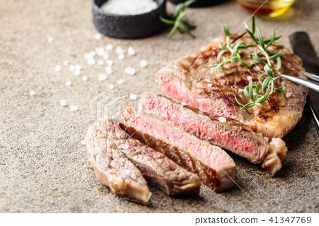 Medium rare grilled steak Medium rare grilled steak 41347769