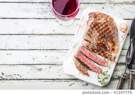 Medium rare grilled steak Medium rare grilled steak 41347779