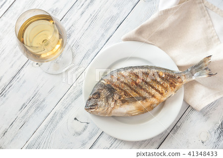 Grilled gilt-head bream on the plate Grilled gilt-head bream on the plate 41348433