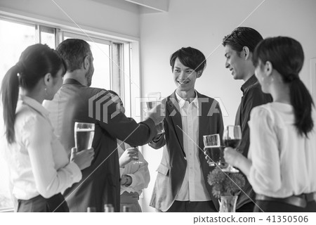 商人大小組黨大量企業啤酒黨人葡萄酒杯人衣服公司工作者 商人大小組黨大量企業啤酒黨人葡萄酒杯人衣服公司工作者 41350506