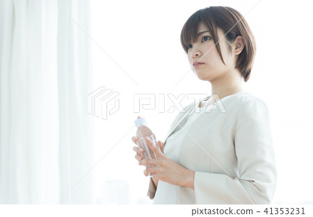 rest, resting, mineral water 41353231
