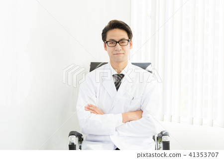 Doctor's portrait Doctor's portrait 41353707