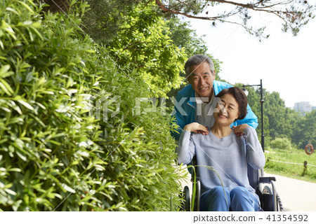 senior 41354592
