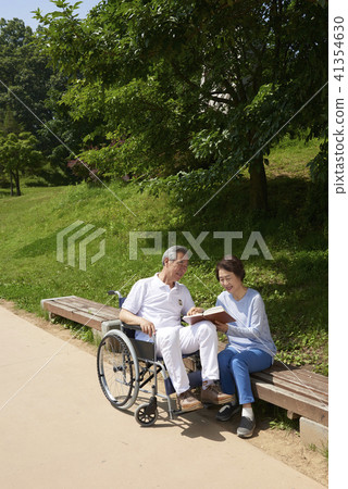 senior 41354630